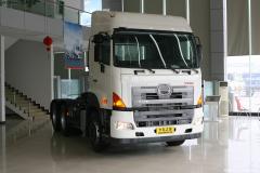 廣汽日野 700系列重卡 450馬力 6X4 牽引車(chē)(YC4250SS1EK)