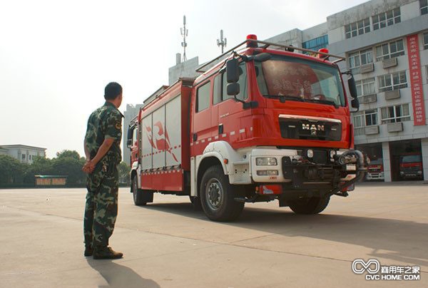 德國(guó)曼(MAN)TGM雙頭消防車 商用車之家