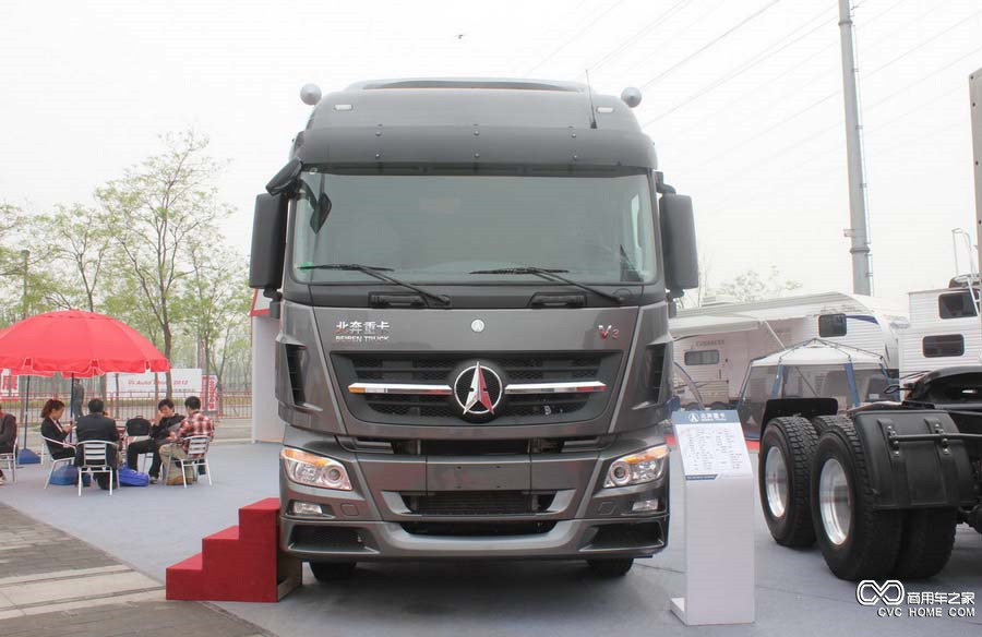 北奔 V3重卡 375馬力 6X4 牽引車(chē)(ND42500B33J7)