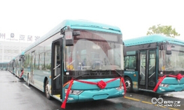 亞星客車空氣動力公交車泉城正式運營